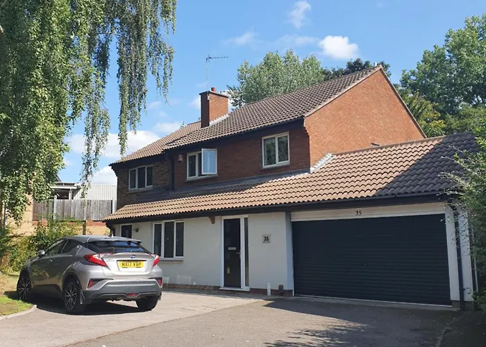 35 Quaker Lane